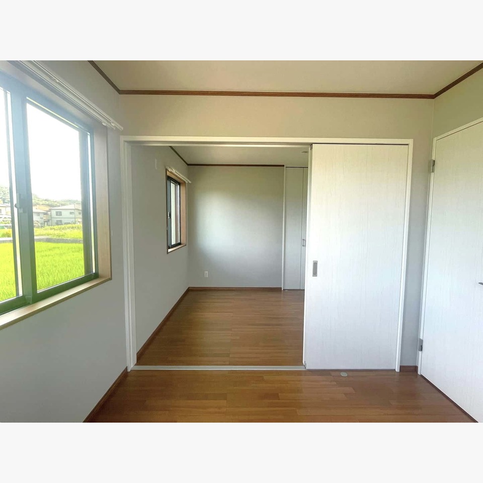 光を取り入れた広々とした平屋の画像07